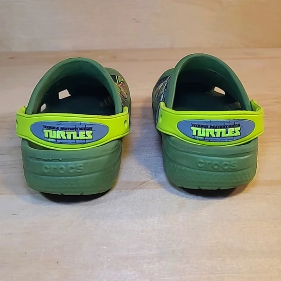 Crocs TMNT Kids Green and Yellow Clog Shoes - Picture 7 of 11